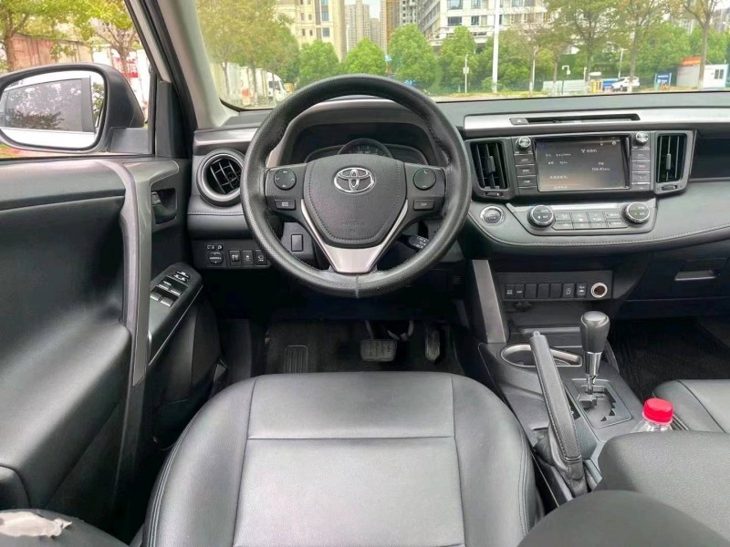 北京18年丰田RAV4荣放5