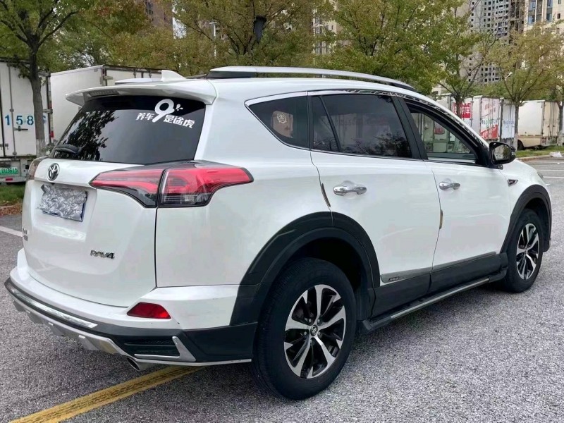 北京18年丰田RAV4荣放7