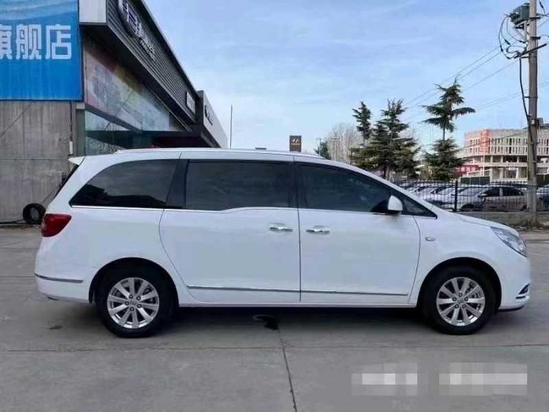 东营17年别克GL84