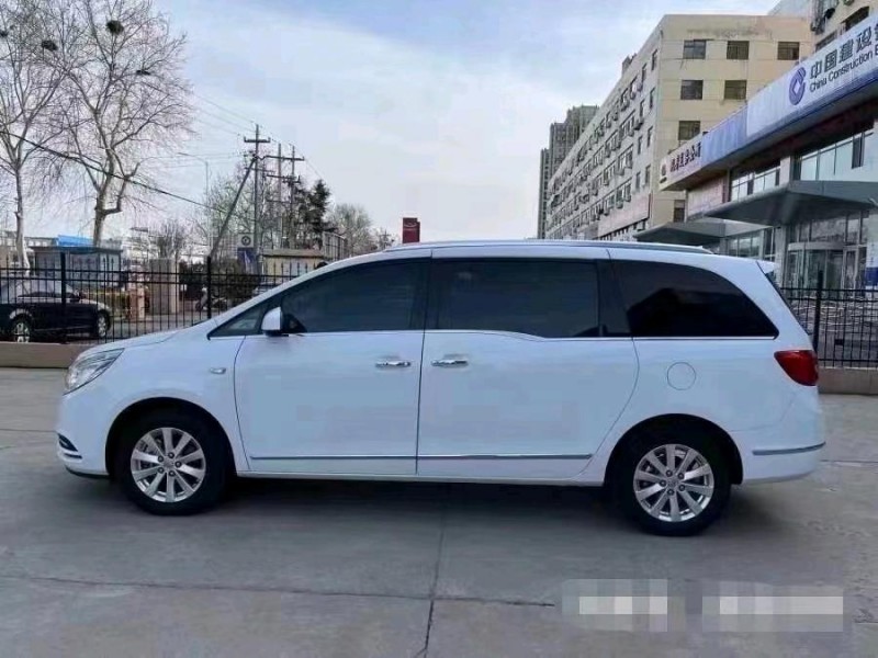 东营17年别克GL87