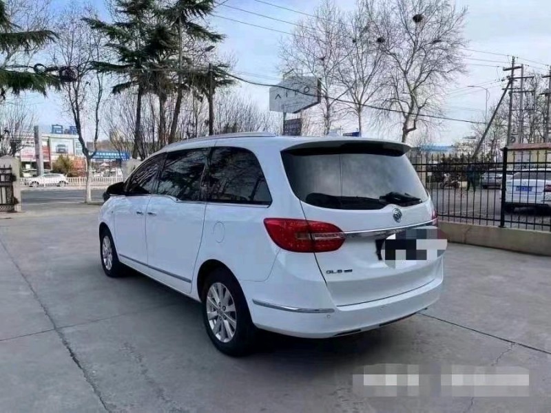 东营17年别克GL89