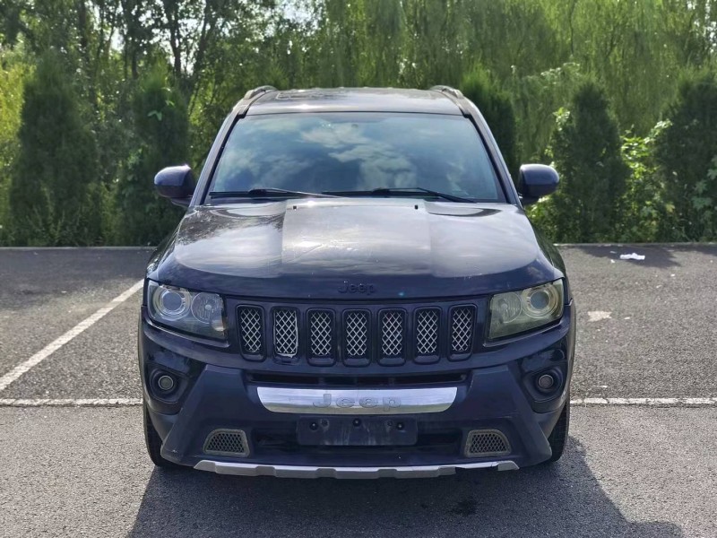 青島14年Jeep指南者1