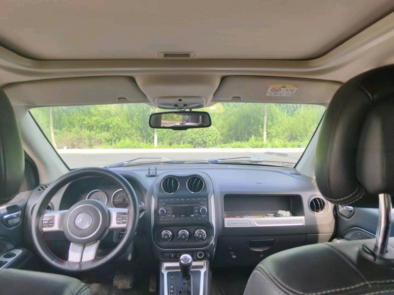 青島14年Jeep指南者4