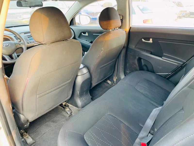 徐州16年起亚智跑6