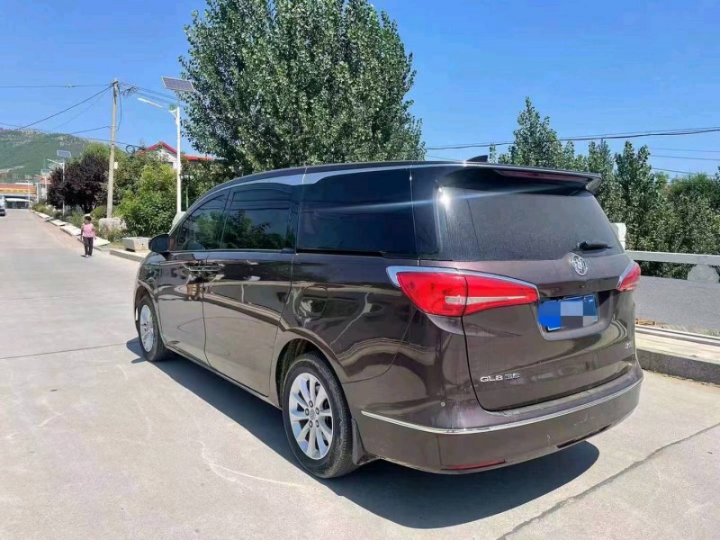 东营17年别克GL83