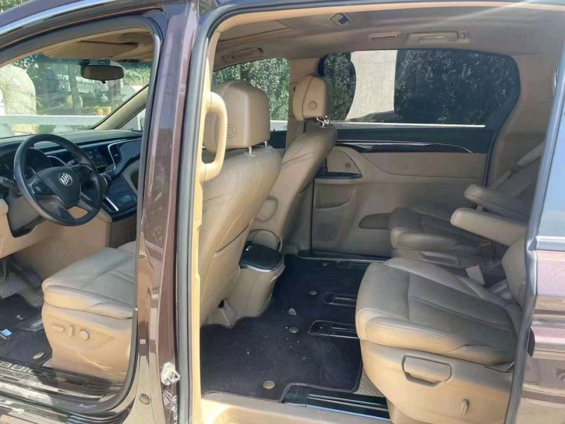 东营17年别克GL86