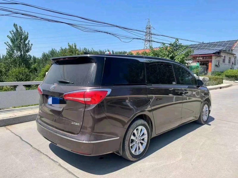 东营17年别克GL87