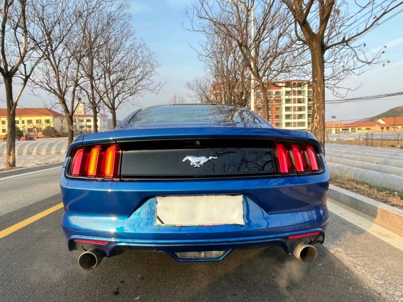 青岛17年福特野马3