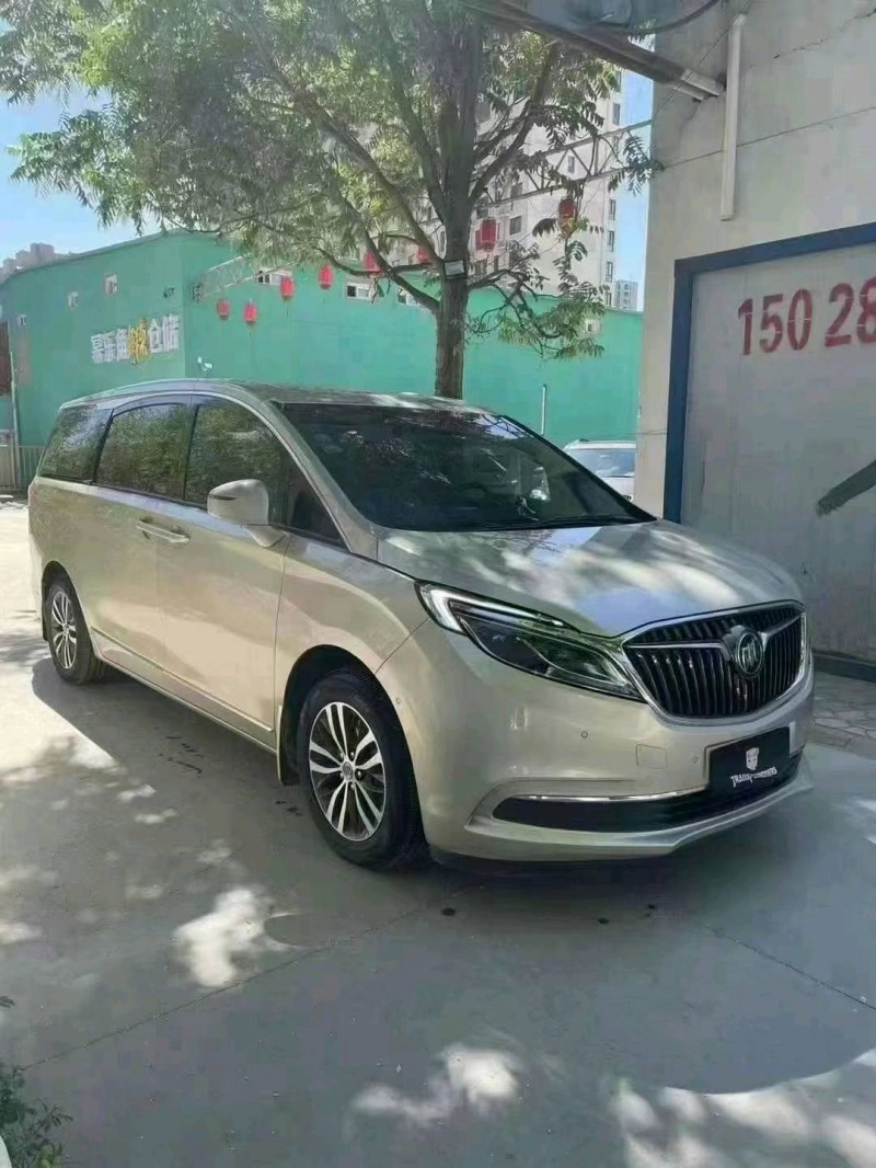 石家庄17年别克GL82