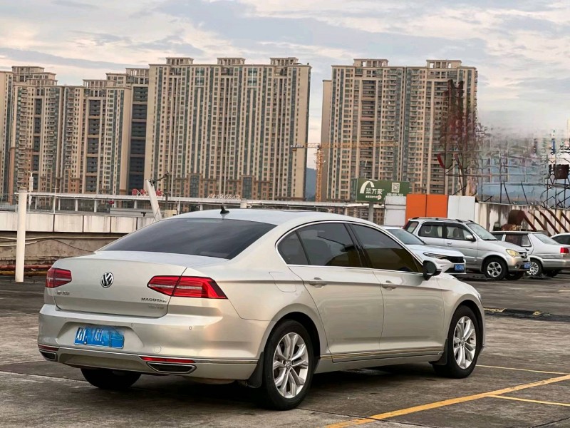 东莞20年大众迈腾8