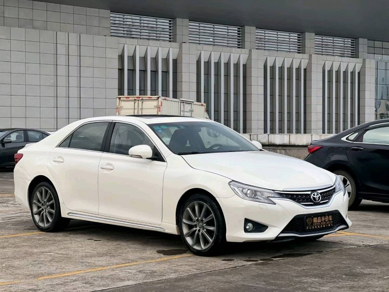 东莞16年丰田锐志8