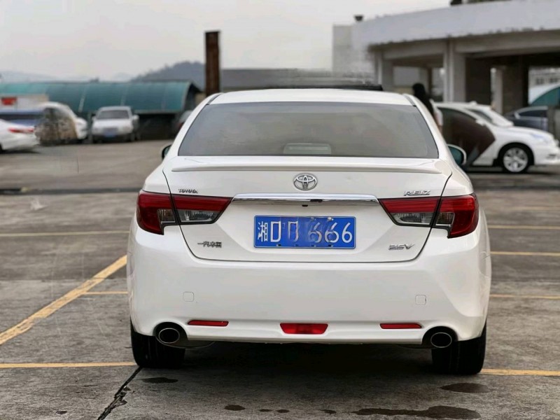 东莞16年丰田锐志1