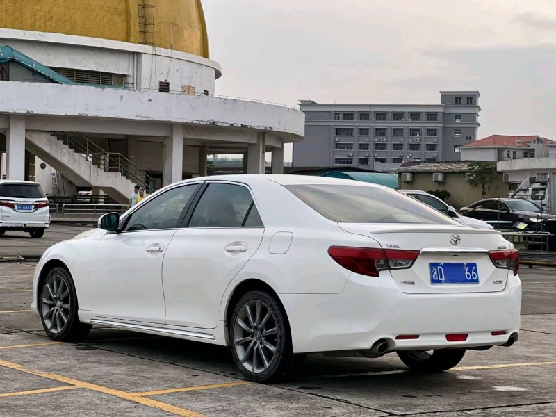 东莞16年丰田锐志2