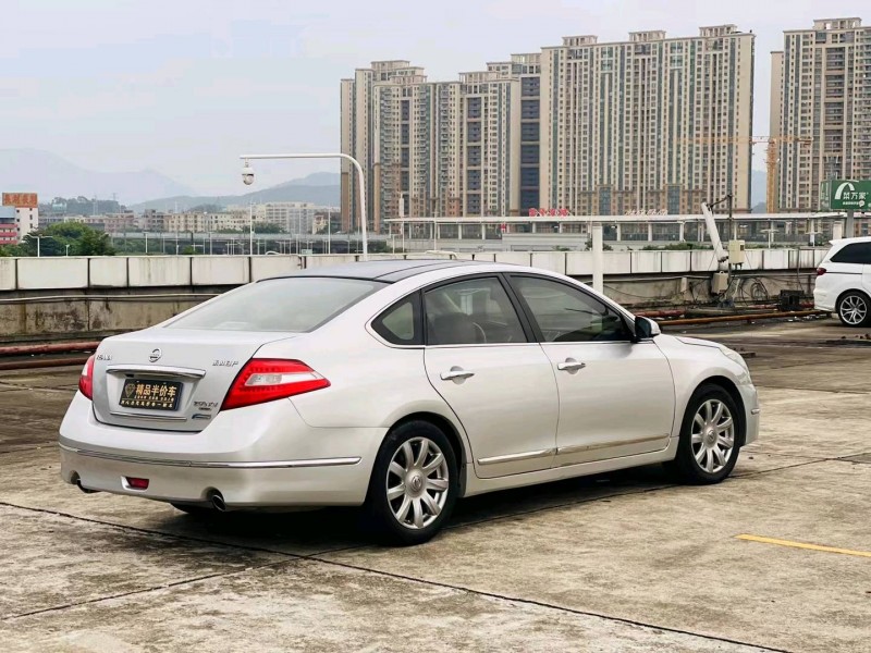 广州10年日产天籁7