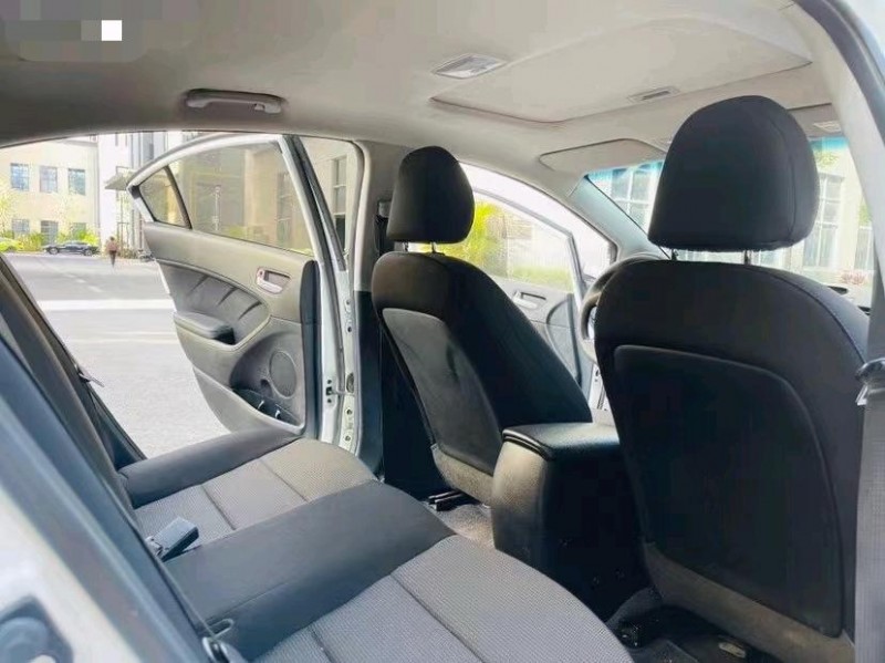 东莞17年起亚K34