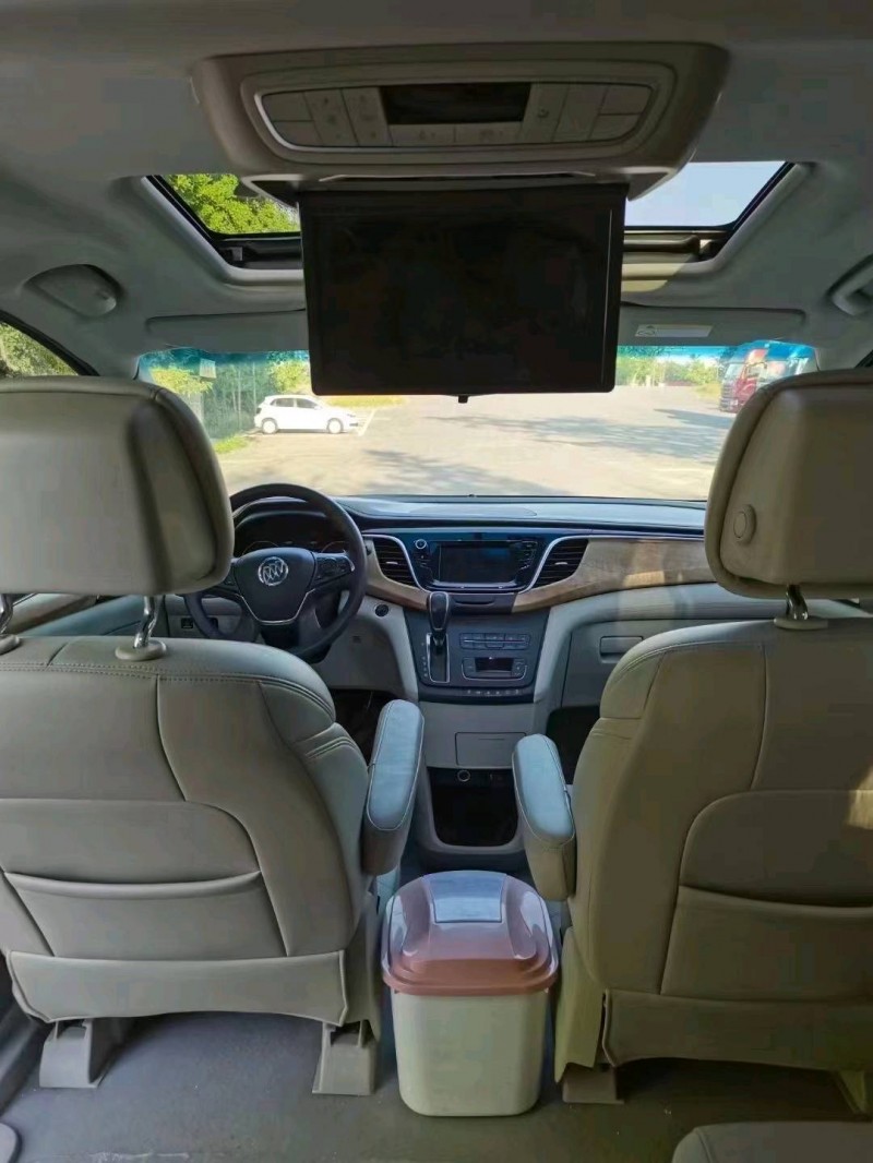 东营19年别克GL86