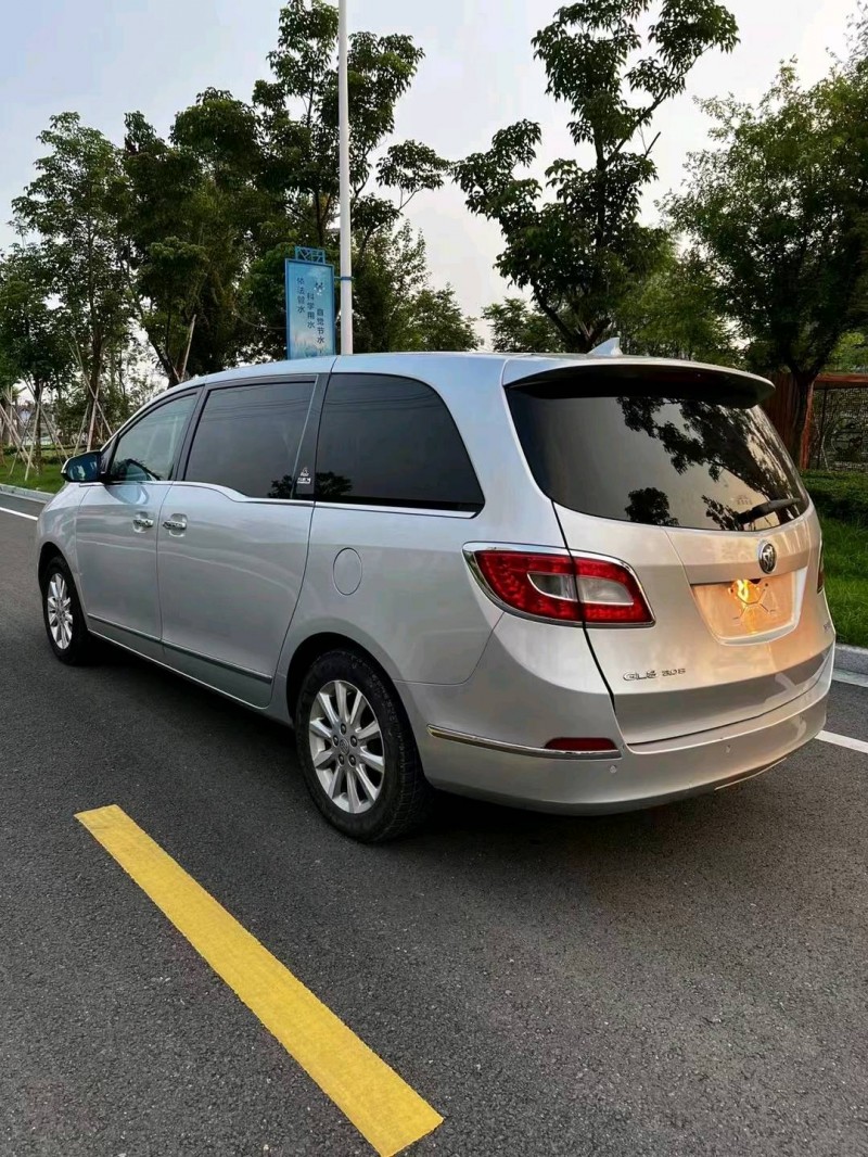 徐州13年别克GL82