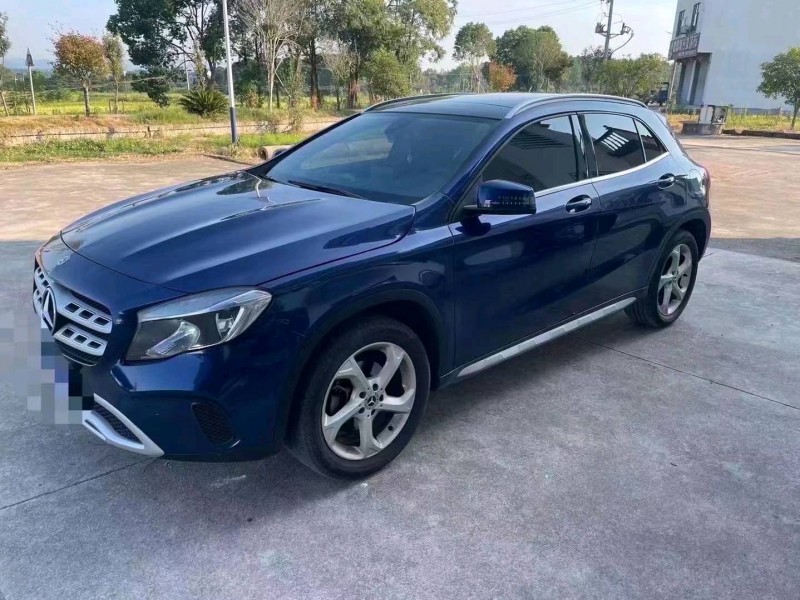 吉安18年奔驰GLA2