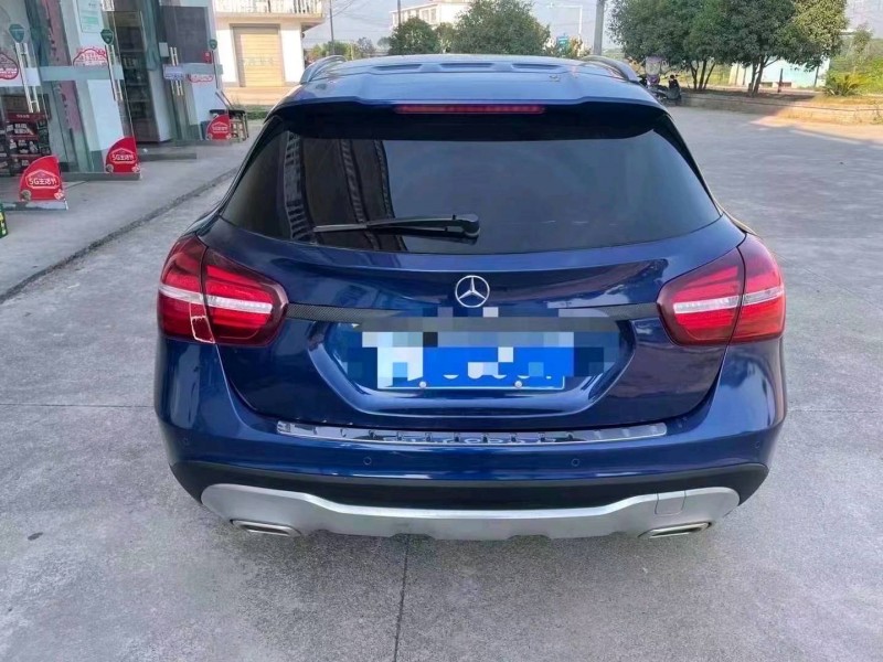 吉安18年奔驰GLA4