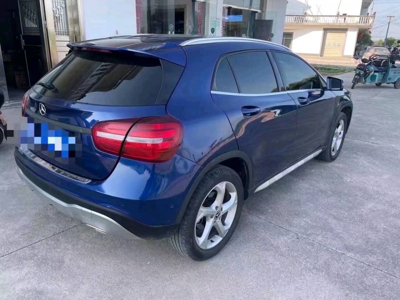 吉安18年奔驰GLA5