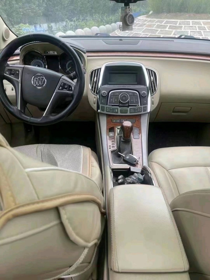 东营13年别克君越6