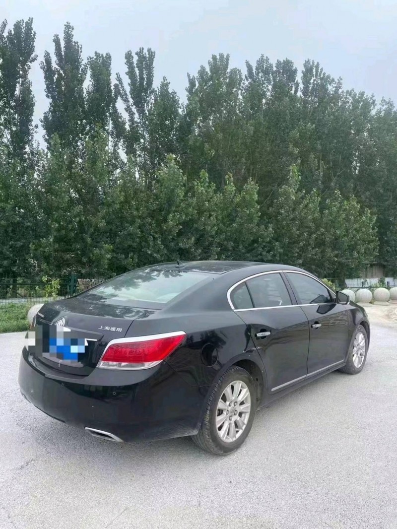 东营13年别克君越9