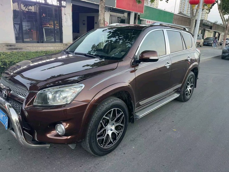 保定13年丰田RAV48