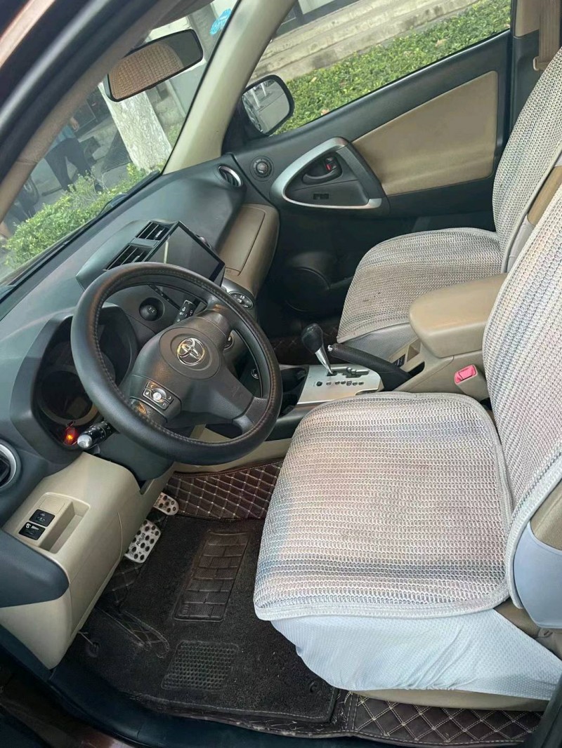 保定13年丰田RAV46