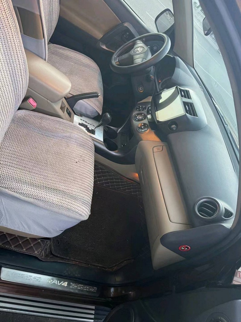 保定13年丰田RAV45
