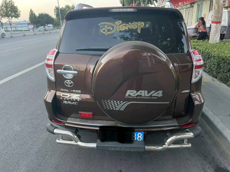 保定13年丰田RAV42