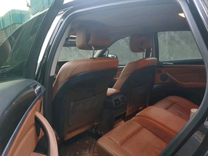 东营13年宝马X68