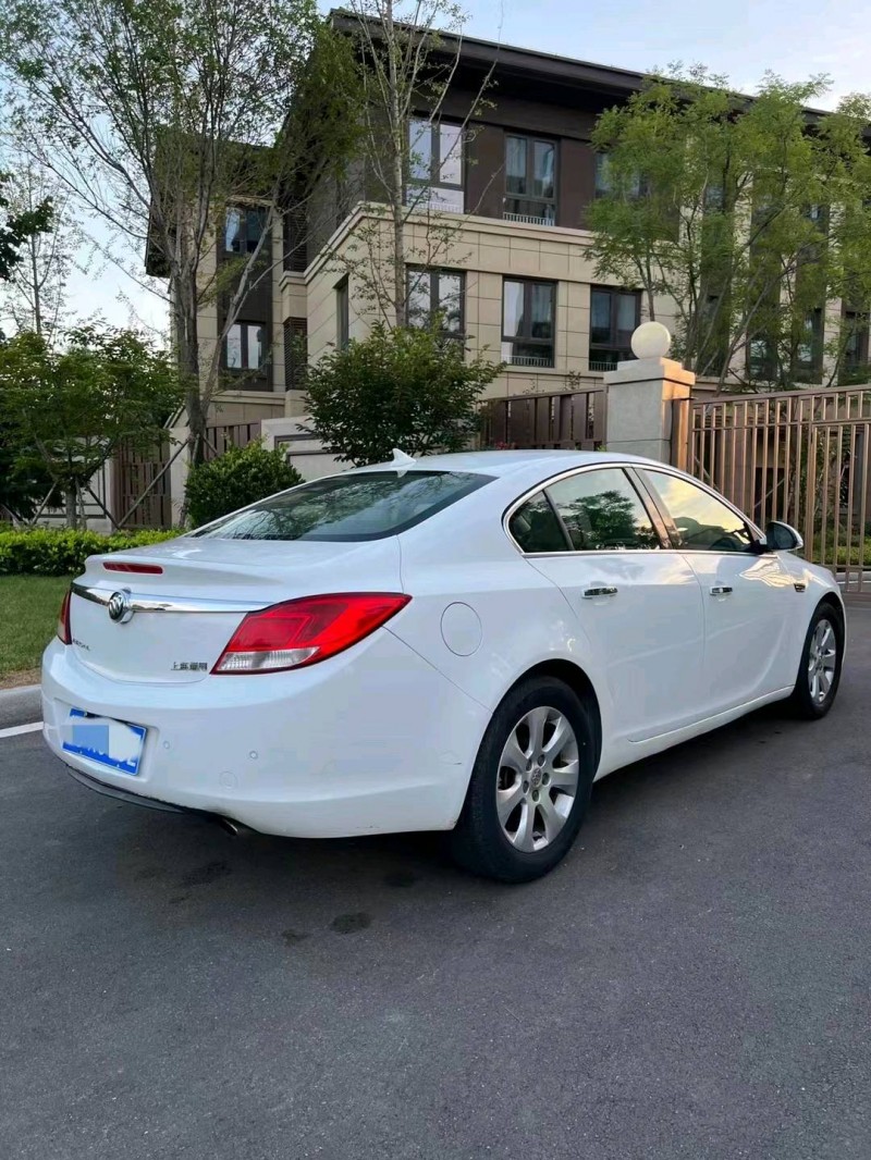 东营12年别克君威4