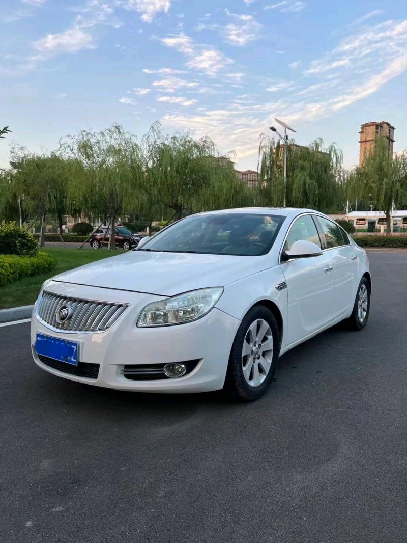 东营12年别克君威3