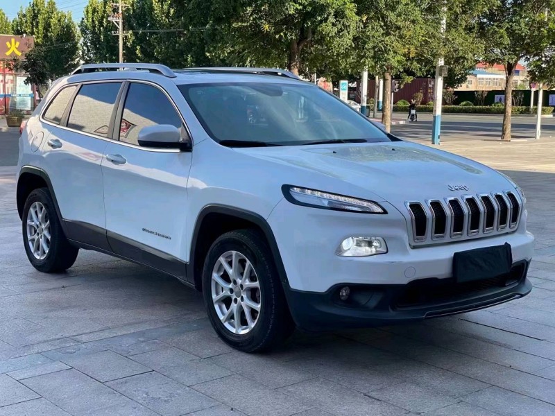 煙臺14年Jeep自由光3