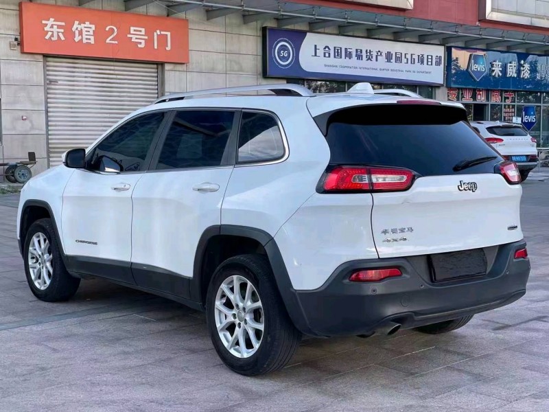 煙臺14年Jeep自由光4