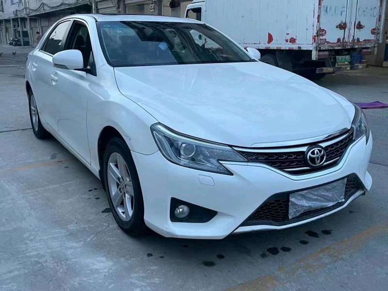 北京15年丰田锐志2