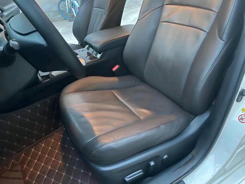 北京15年丰田锐志4