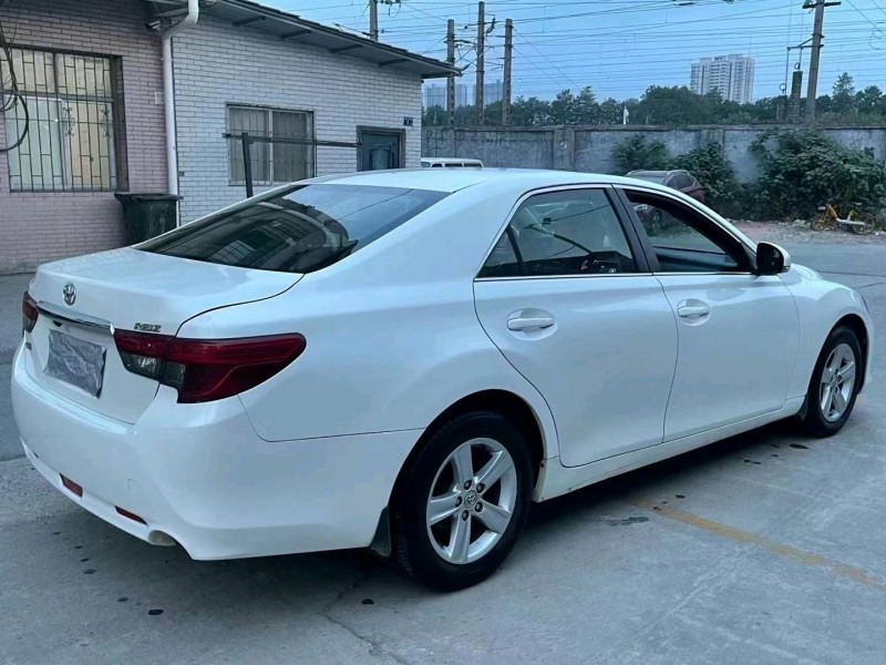 北京15年丰田锐志7