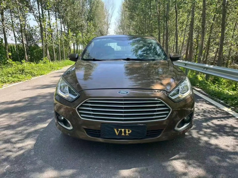 东营16年福特福睿斯9