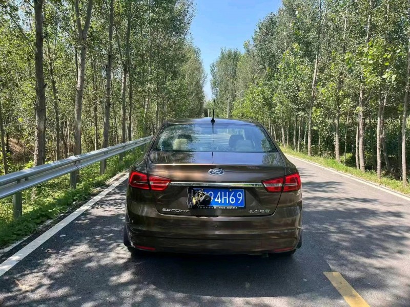 东营16年福特福睿斯4