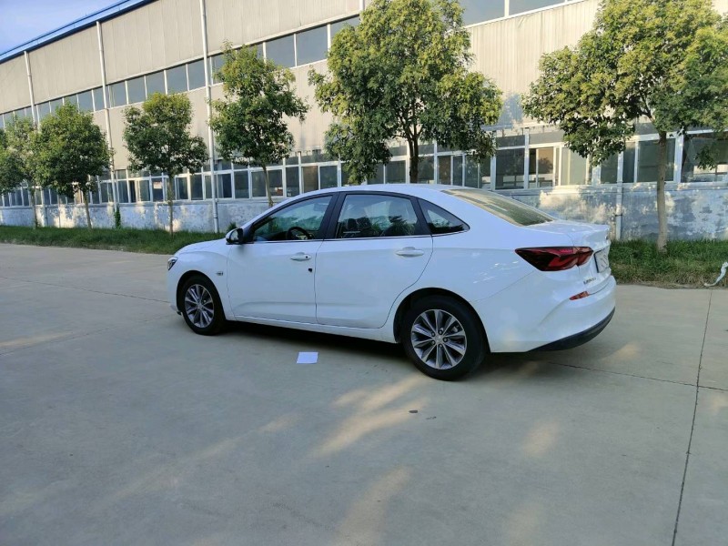 北京22年雪佛兰科鲁泽8