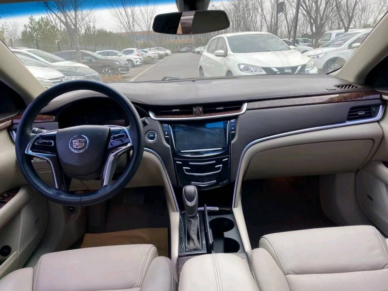 济宁14年凯迪拉克XTS8