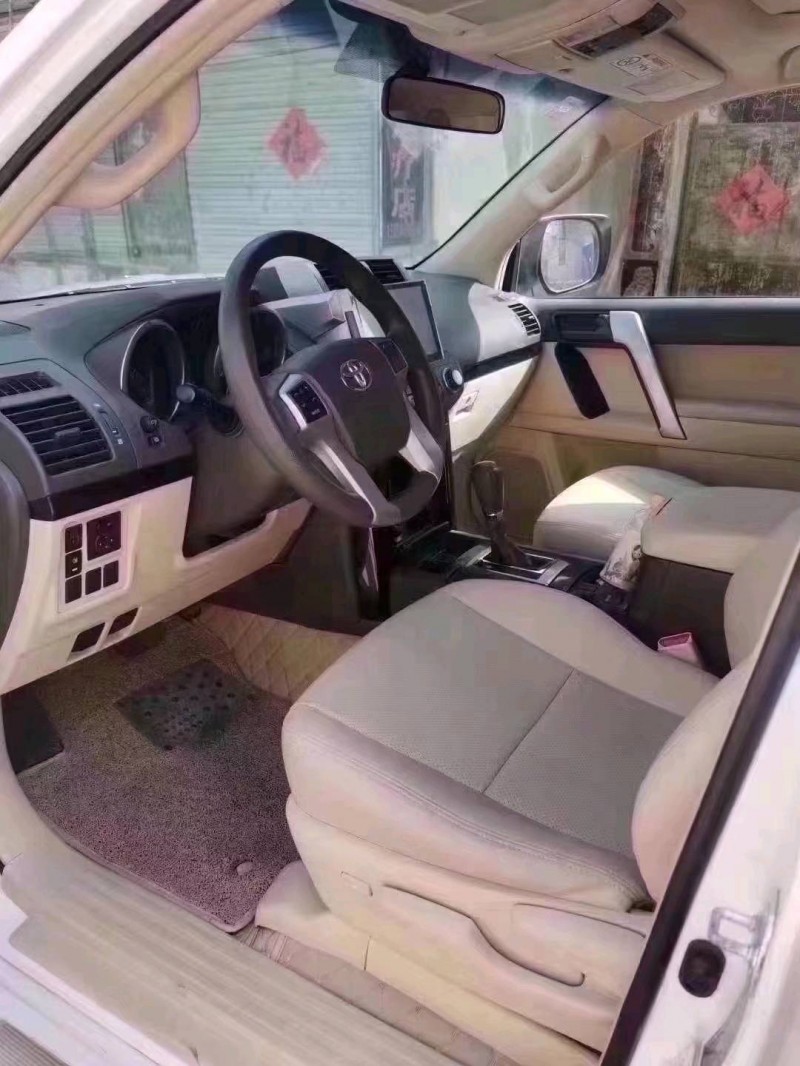 北京17年丰田普拉多5