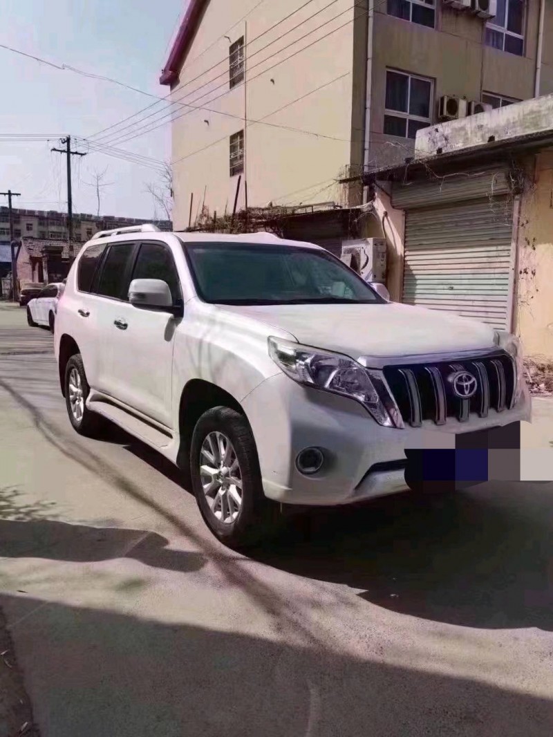 北京17年丰田普拉多8