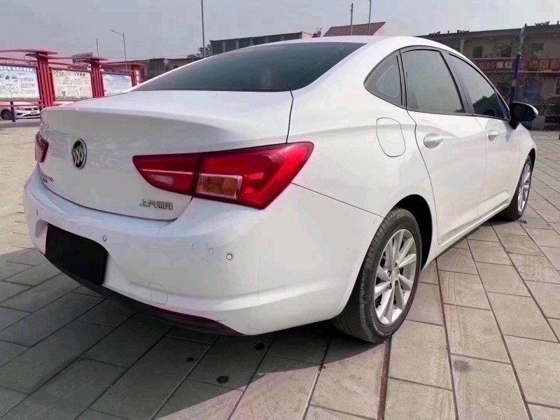 北京17年别克威朗2