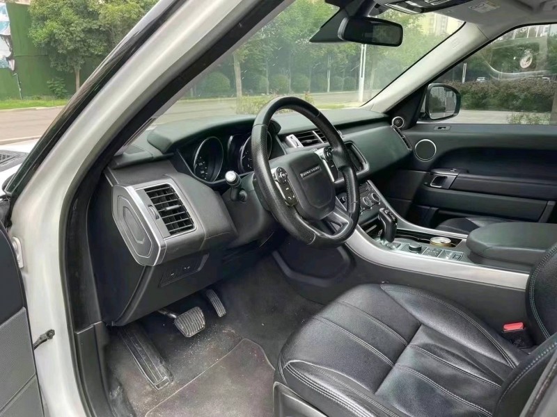 济宁17年路虎揽胜运动4