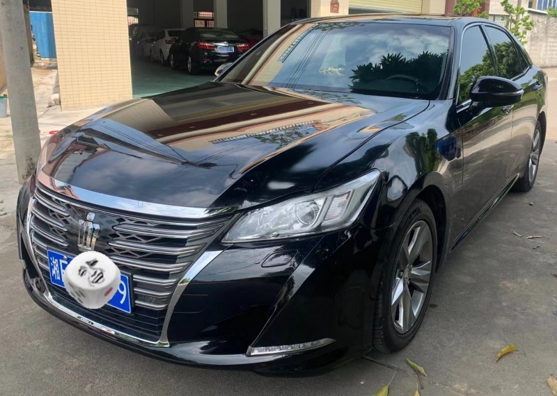 中山17年丰田皇冠5