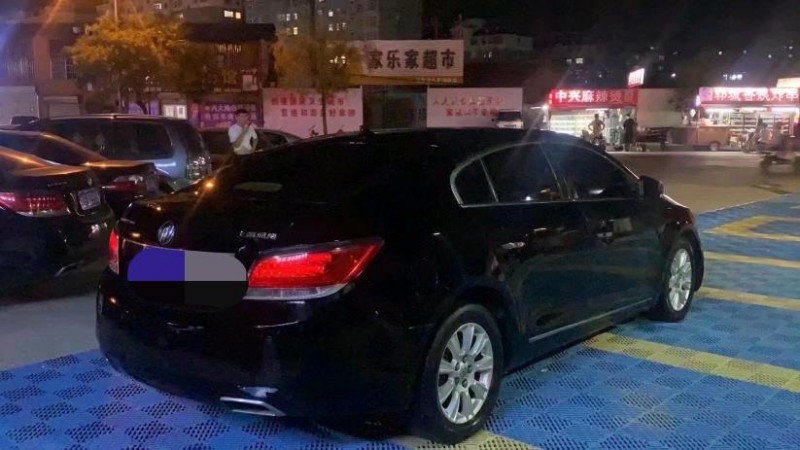 北京11年别克君越5