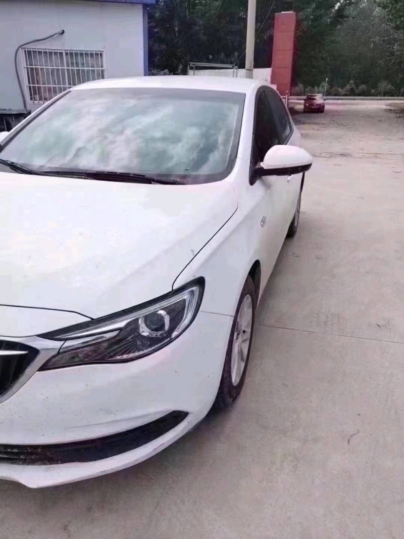 北京18年别克英朗3