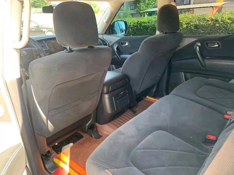 保定19年日产途乐2